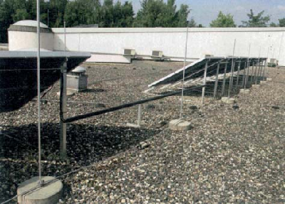 Fotowoltaika zabezpieczenia - Prawidłowe ułożenie równoległe instalacji PV i odgromowej na dachu